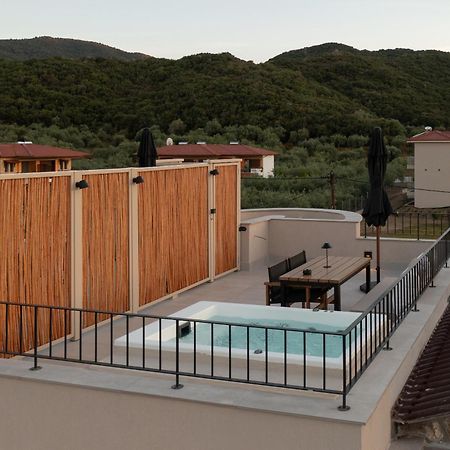 Olivera Suites Sarti Buitenkant foto