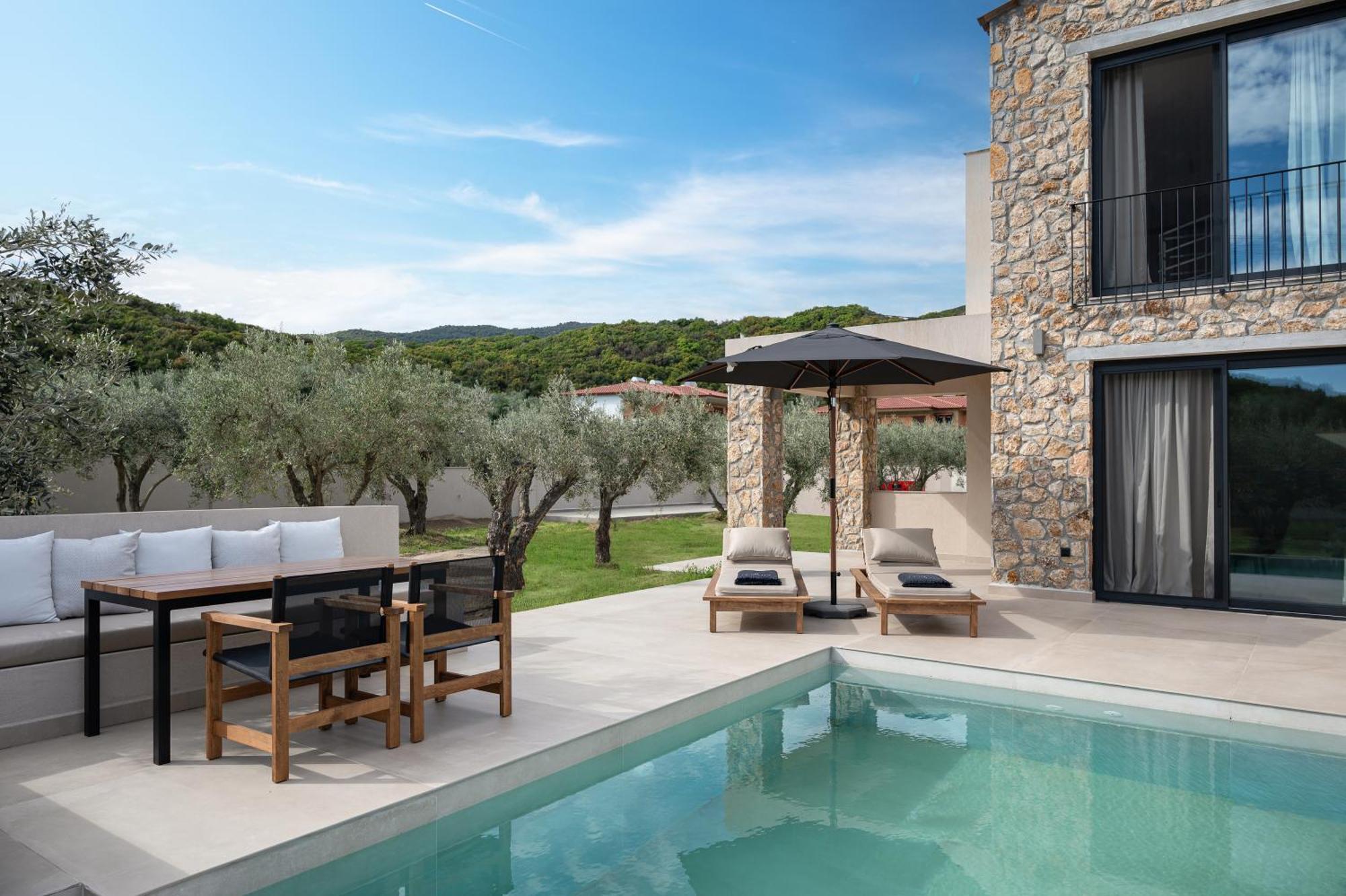 Olivera Suites Sarti Buitenkant foto