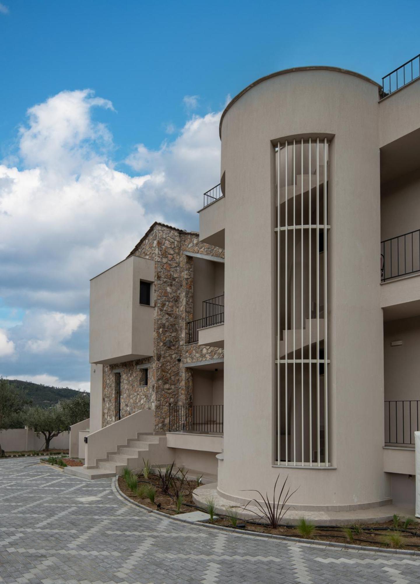 Olivera Suites Sarti Buitenkant foto