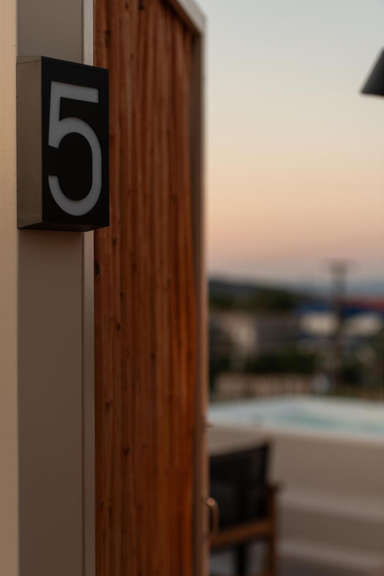 Olivera Suites Sarti Buitenkant foto